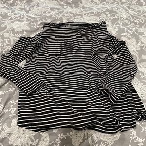 L/s black and white striped open shoulder blouse perfect for fall/spring size L